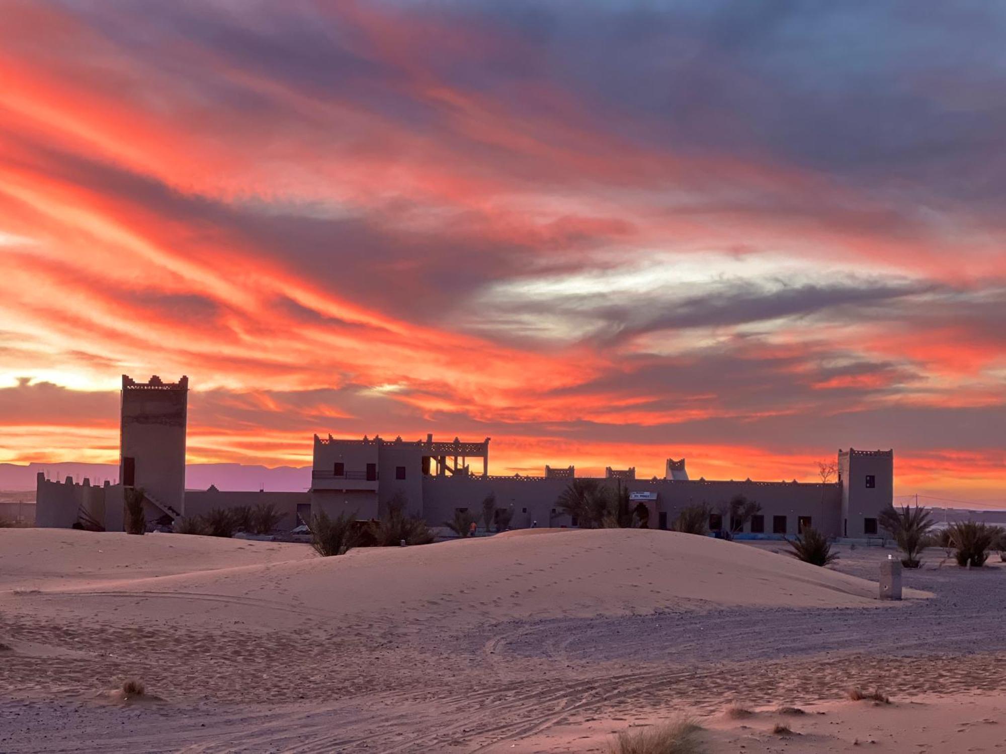 Hotel Camping Les Roses Des Dunes & Piscine メルズーガ エクステリア 写真