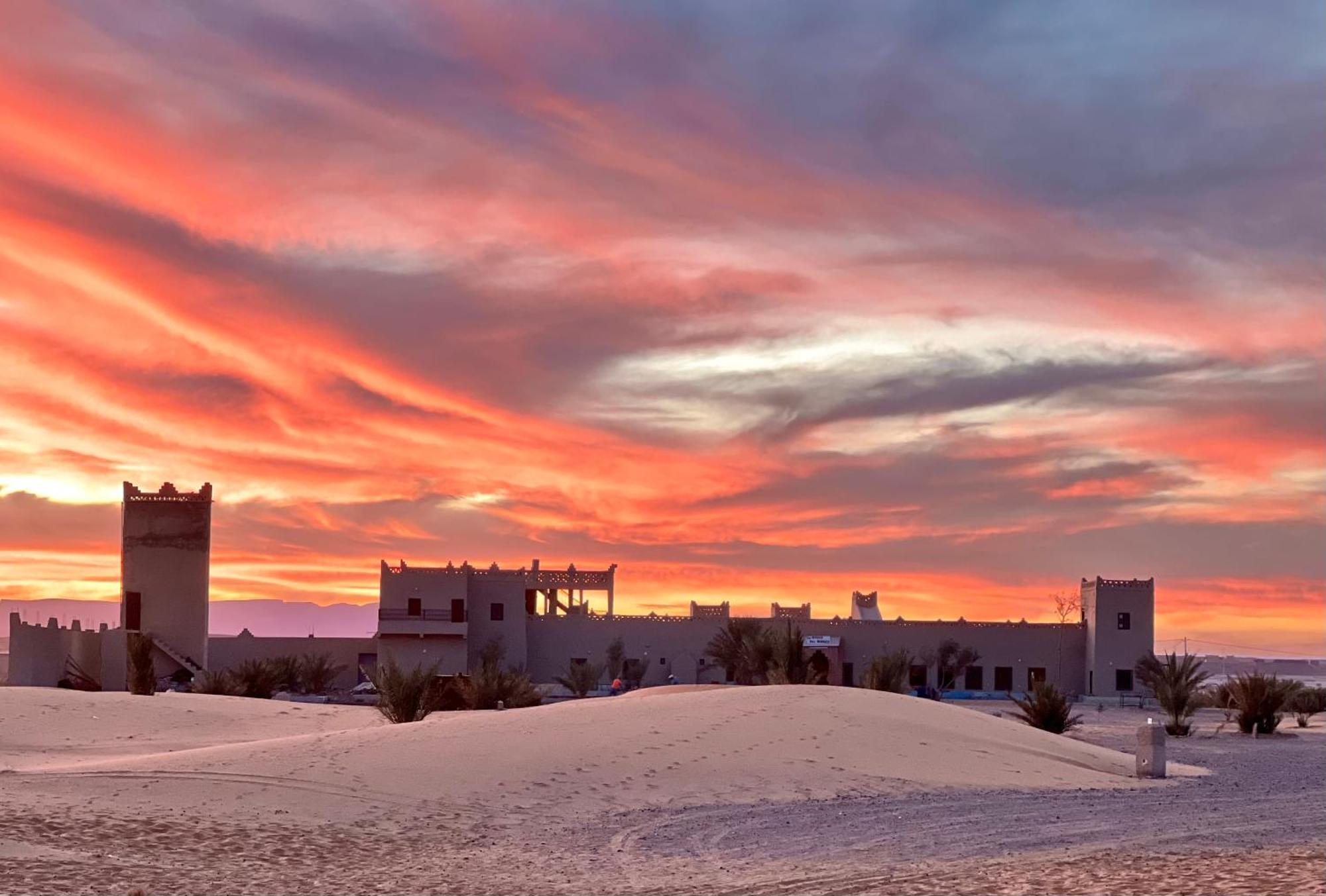 Hotel Camping Les Roses Des Dunes & Piscine メルズーガ エクステリア 写真