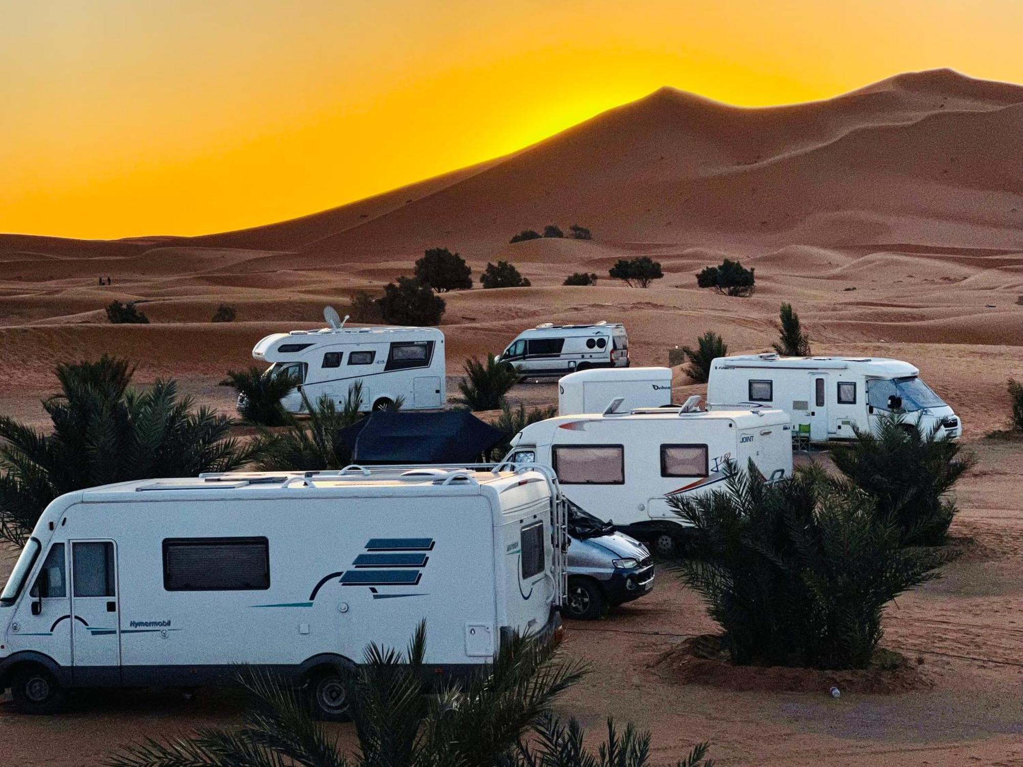 Hotel Camping Les Roses Des Dunes & Piscine メルズーガ エクステリア 写真
