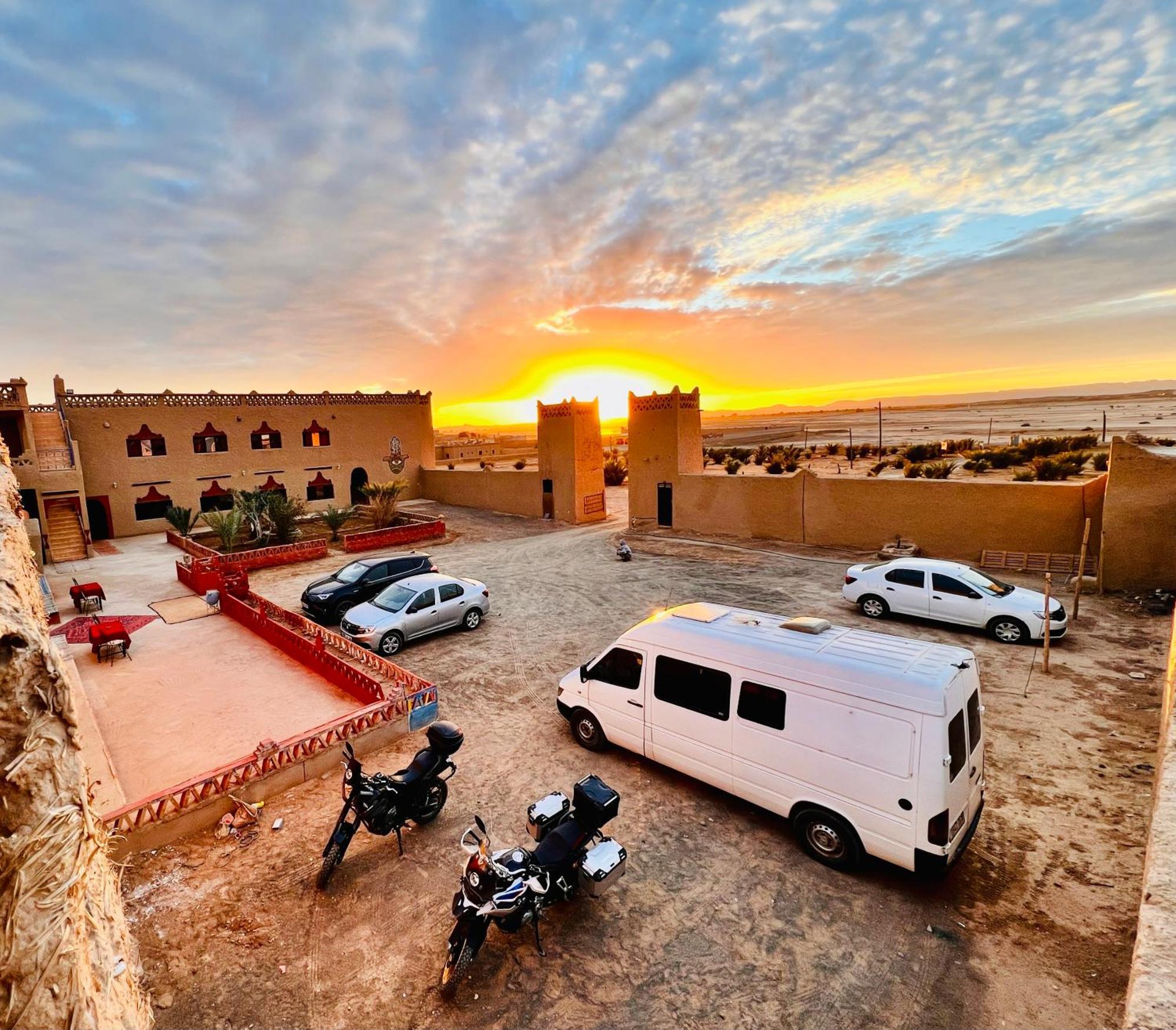 Hotel Camping Les Roses Des Dunes & Piscine メルズーガ エクステリア 写真