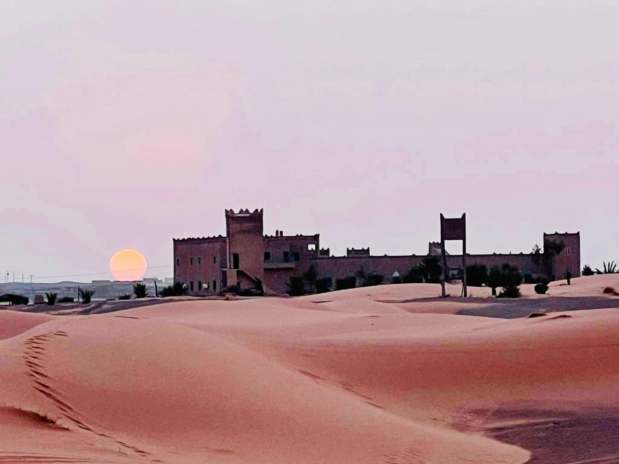 Hotel Camping Les Roses Des Dunes & Piscine メルズーガ エクステリア 写真