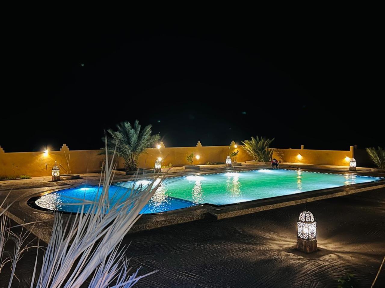 Hotel Camping Les Roses Des Dunes & Piscine メルズーガ エクステリア 写真